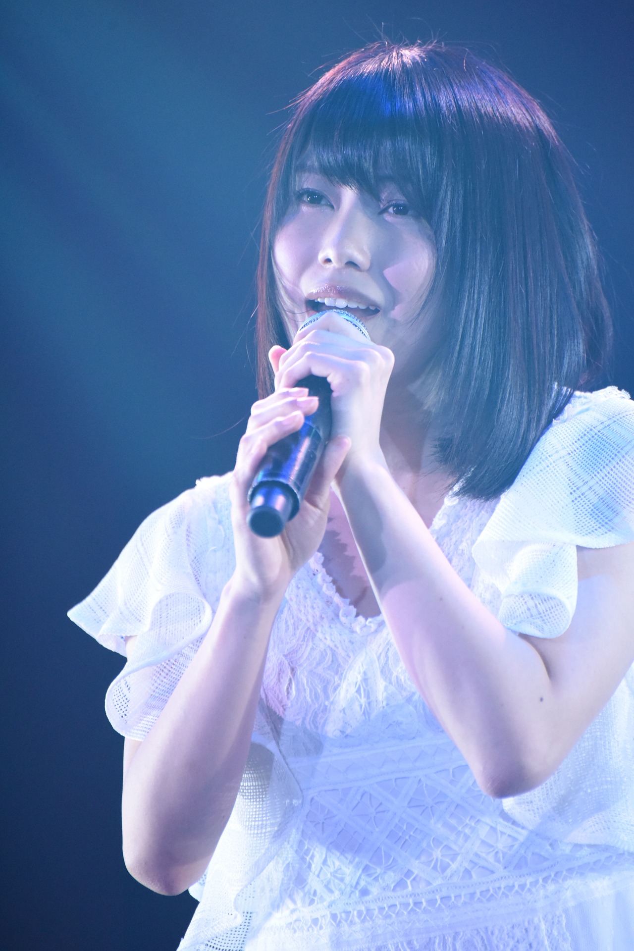 横山由依
