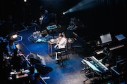 「a brand new concert issue "minima" -ミニマ- Salyu×小林武史 -session 2-」東京・Billboard LIVE Tokyo公演の様子。(Photo by Taku Fujii)