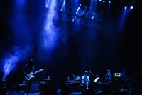 「a brand new concert issue "minima" -ミニマ- Salyu×小林武史 -session 2-」東京・Billboard LIVE Tokyo公演の様子。（Photo by Taku Fujii）