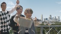 「サントリー ザ・モルツ」新CM「ルーフトップ編」のワンシーン。
