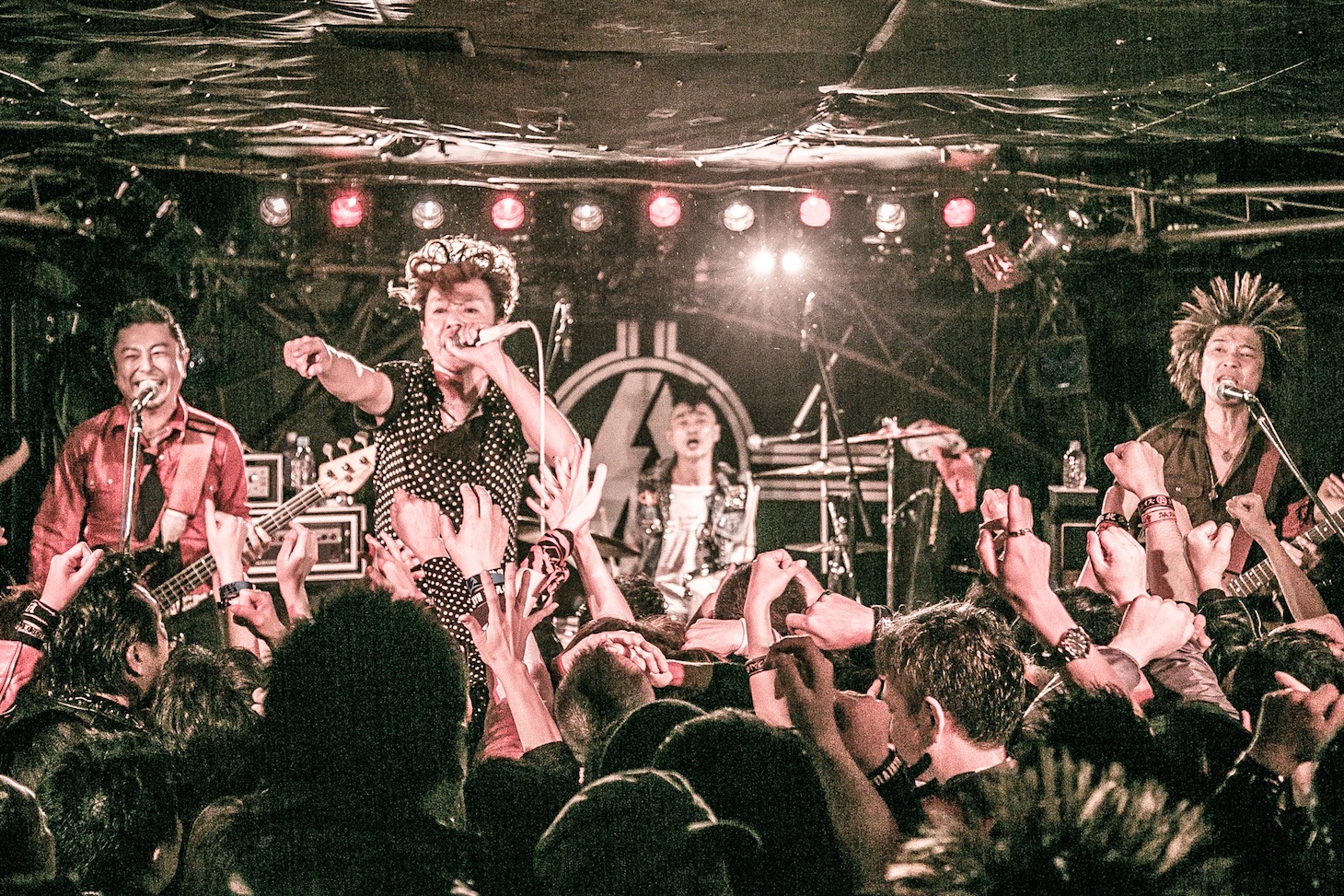 SA「TOUR『START ALL OVER AGAIN, NOW! 2016』＜prologue＞」の様子。（Photo by Tsuzie Jacky）