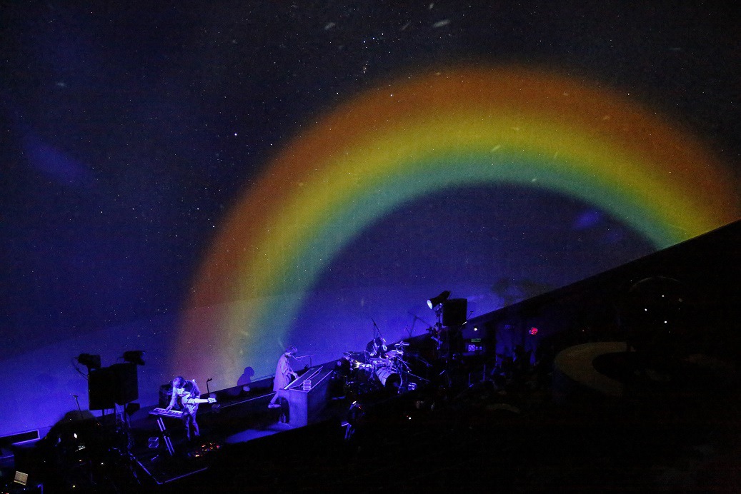 WEAVER「Rainbow Lounge」の様子。（撮影：増田慶）