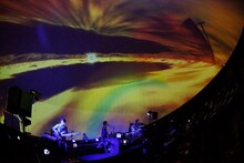 WEAVER「Rainbow Lounge」の様子。（撮影：増田慶）