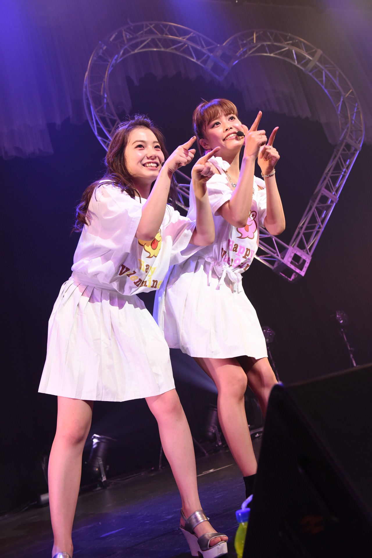 左から村田寛奈、吉井香奈恵。
