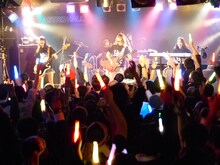 「まだはやい？んなことないない！Le Lien初ワンマンライブ～40x～」の様子。