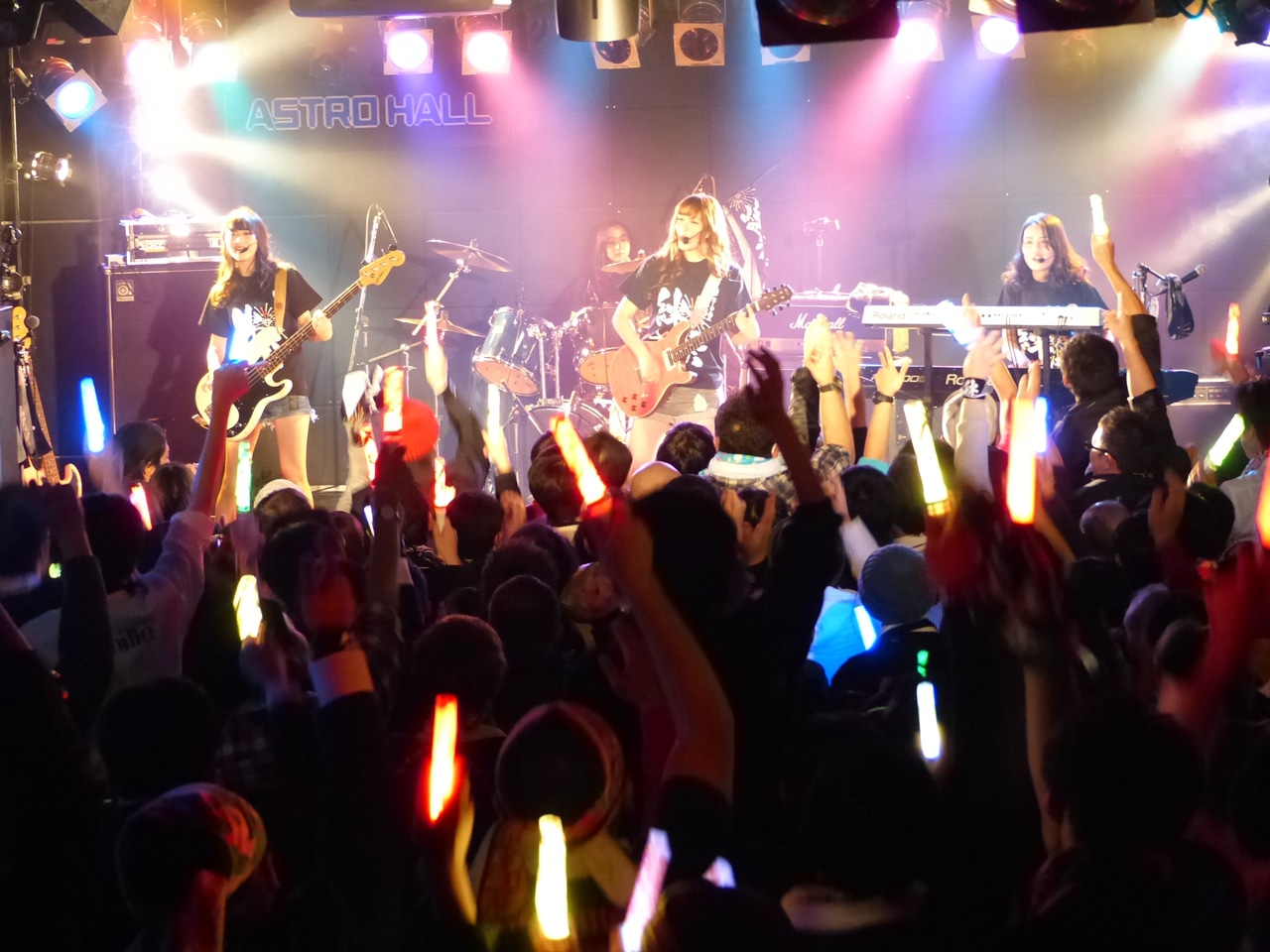 「まだはやい？んなことないない！Le Lien初ワンマンライブ～40x～」の様子。