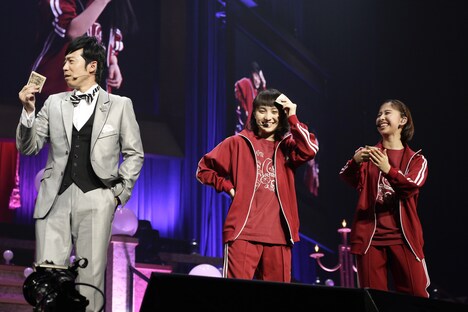 左から東貴博、百田夏菜子、玉井詩織。（写真提供：ニッポン放送）