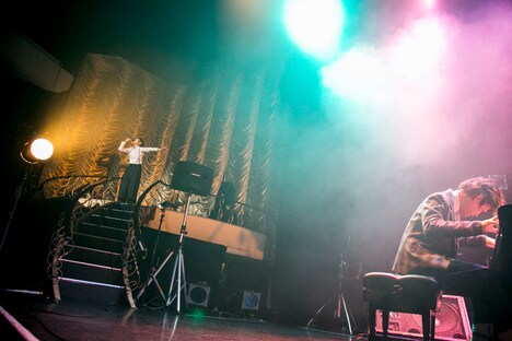 左から植田真梨恵、西村広文。（撮影：竹谷さくら）