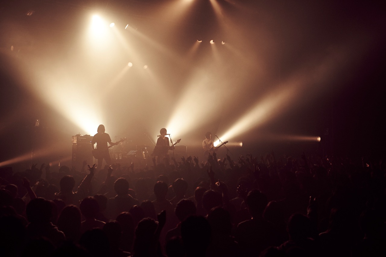 「ART-SCHOOL LIVE 2016 Easter」東京・新木場STUDIO COAST公演の様子。（Photo by HIROHISA NAKANO）