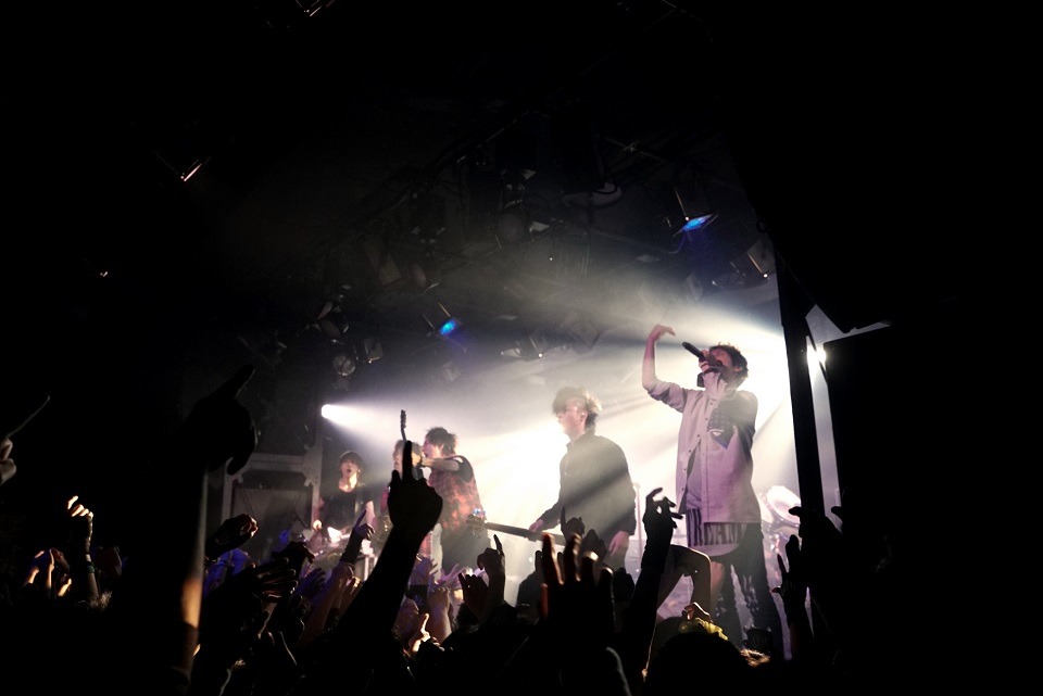 2月14日の名古屋CLUB CUATTRO公演の様子。