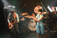 TWEEDEESワンマンライブ「Happy Birthday TWEEDEES」の様子。