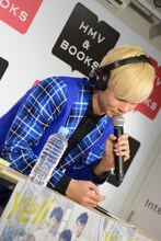 タカシがチョコを渡す前のタクヤを真似するカイ。