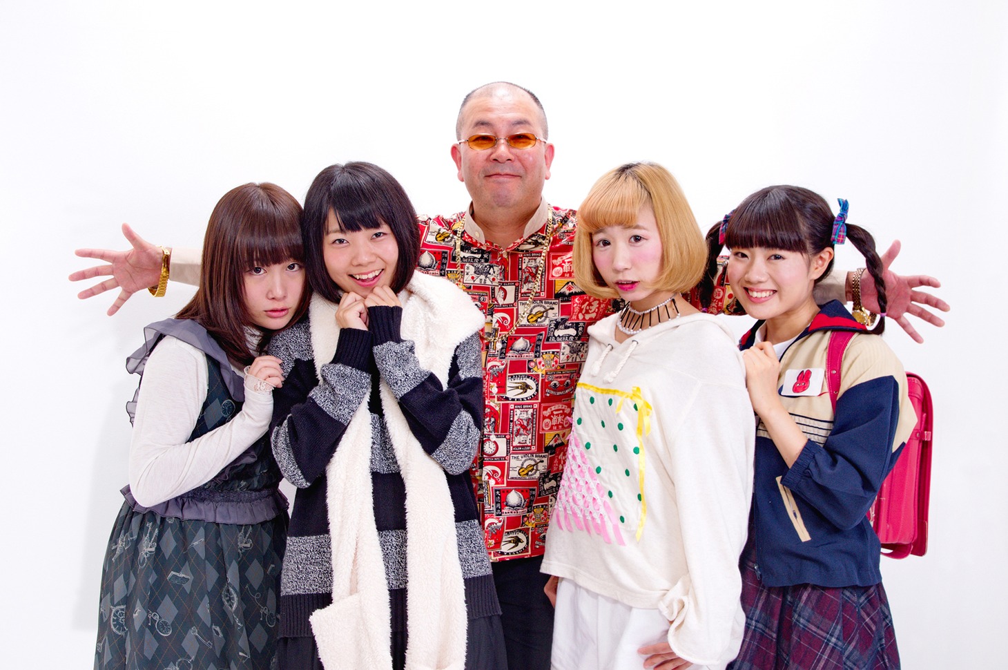 非常階段×あヴぁんだんど。左から、東雲好、小日向夏季、JOJO広重、星なゆた、宇佐蔵べに。