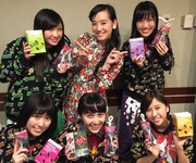 ももいろクローバーZと篠原ともえ。