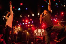 「NUBO "bonfire" TOUR 2015-2016 ファイナルシリーズ」東京・渋谷CLUB QUATTRO公演の様子。（Photo by HayachiN）