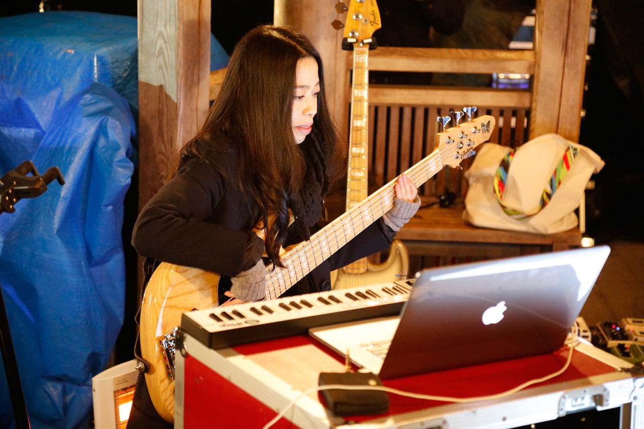奈良・奈良公園浮見堂で行われた「SEED」劇中音楽レコーディングの様子。（Photo by LESLIE KEE）