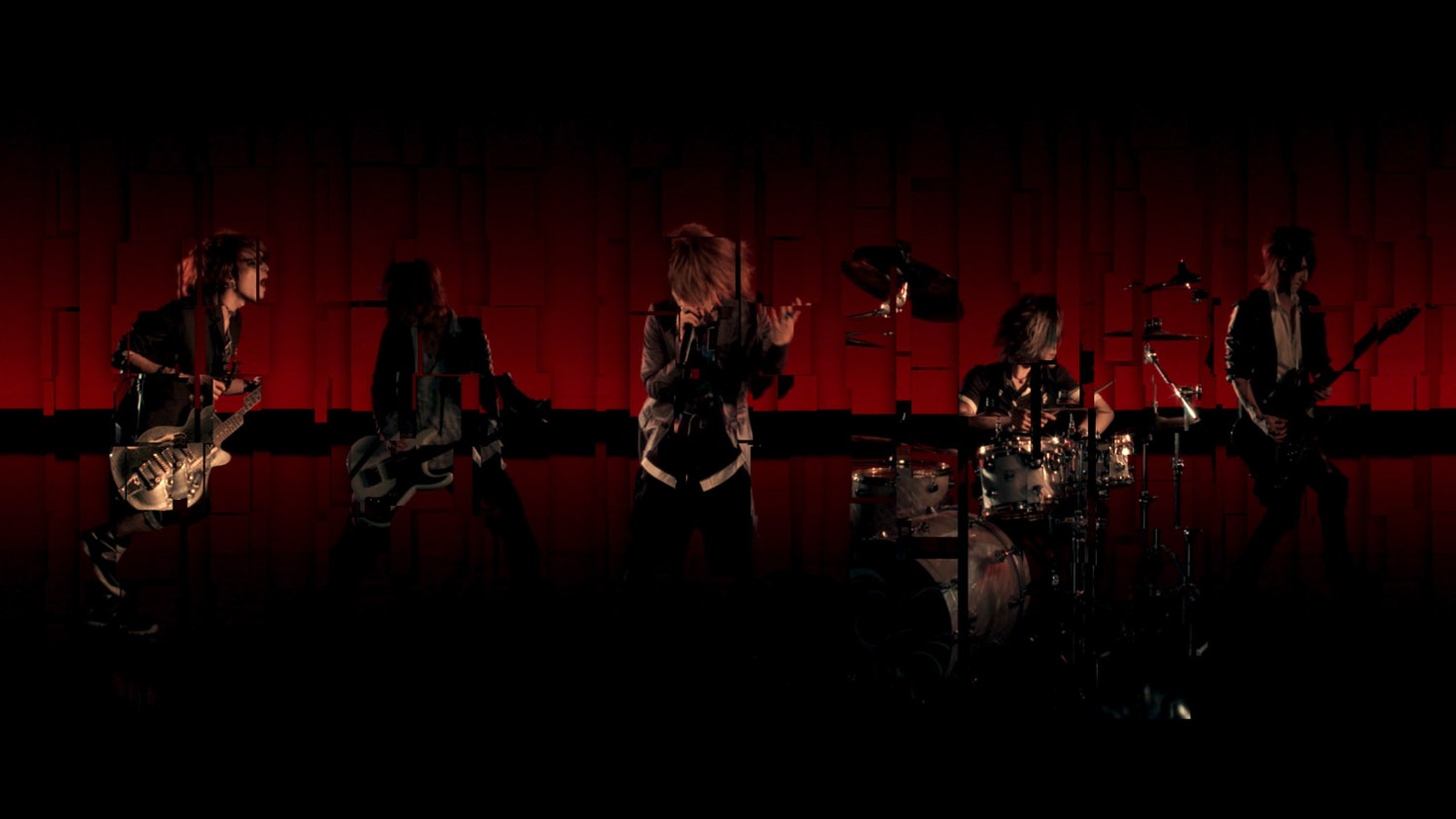 vistlip「CONTRAST」ミュージックビデオのワンシーン。