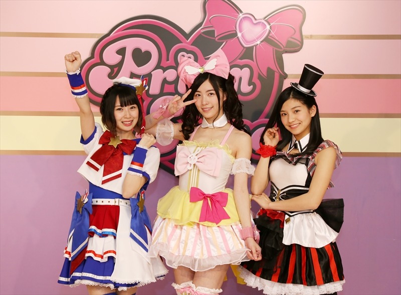 「プリパラ」キャラクターの衣装に身を包んだ高柳明音、松井珠理奈、後藤楽々。(c) T-ARTS / syn Sophia / 映画プリパラ製作委員会