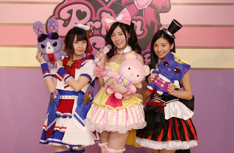 「プリパラ」キャラクターの衣装に身を包んだ高柳明音、松井珠理奈、後藤楽々。(c) T-ARTS / syn Sophia / 映画プリパラ製作委員会