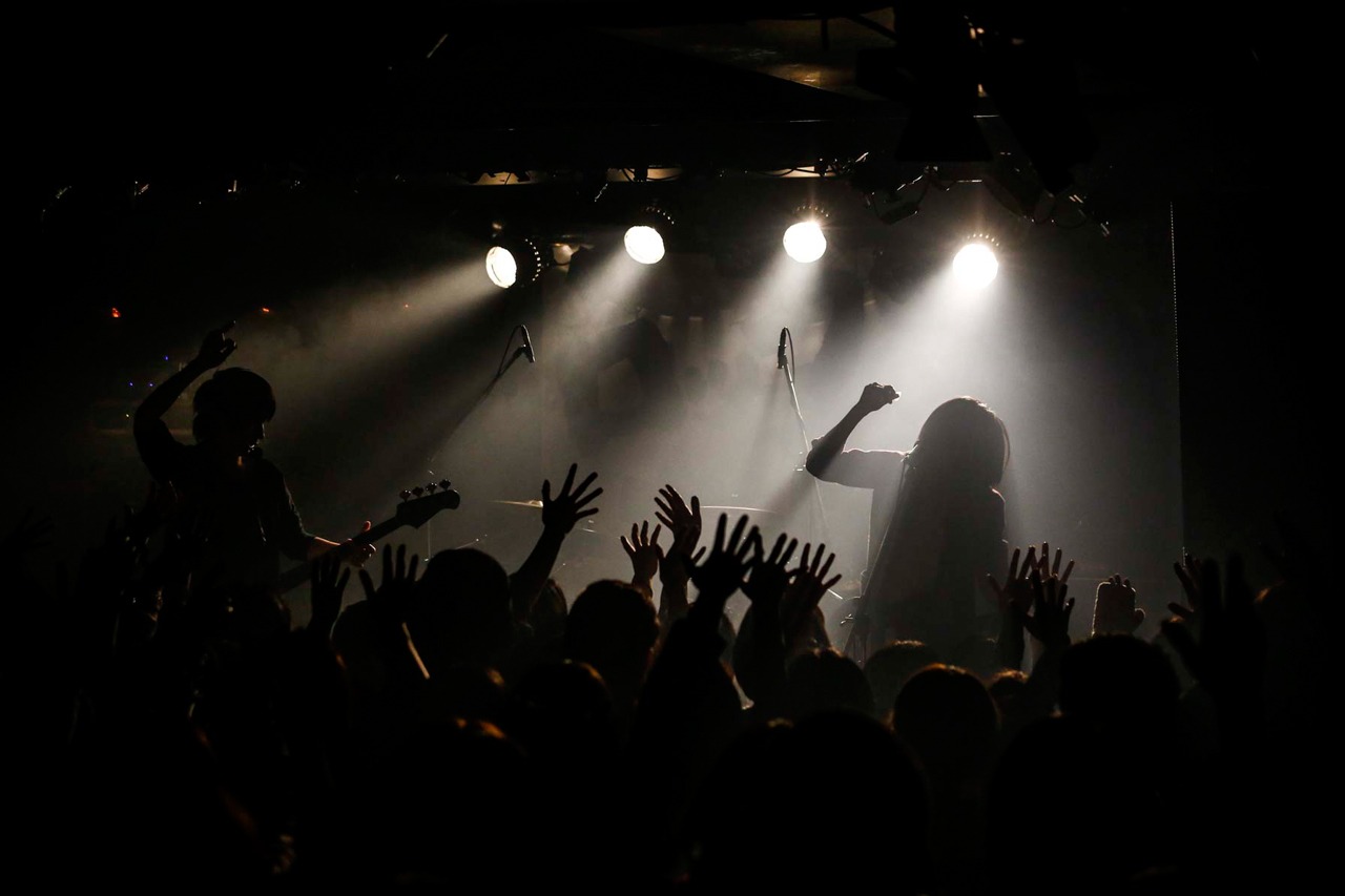 BURNOUT SYNDROMES（Photo by hajime kamiiisaka）