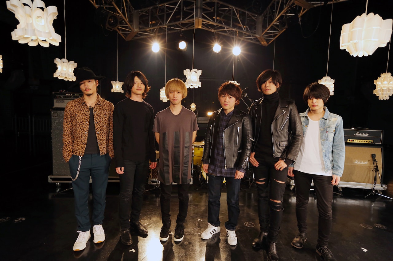 [Alexandros]と首藤義勝、寺中友将（KEYTALK）。