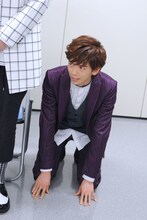 「僕、愛犬家なんで」とチワワの太郎役を買って出るリョウガ。