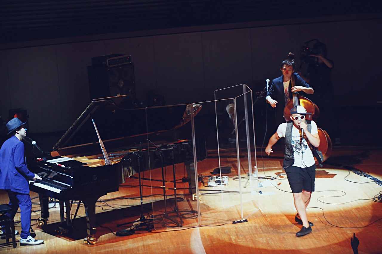 2015年6月に行われた「H ZETTRIO LIVE LUXURY ～素晴らしきアンサンブルの夕べ～」神奈川・ミューザ川崎シンフォニーホール公演の様子。（撮影：斉藤大嗣）