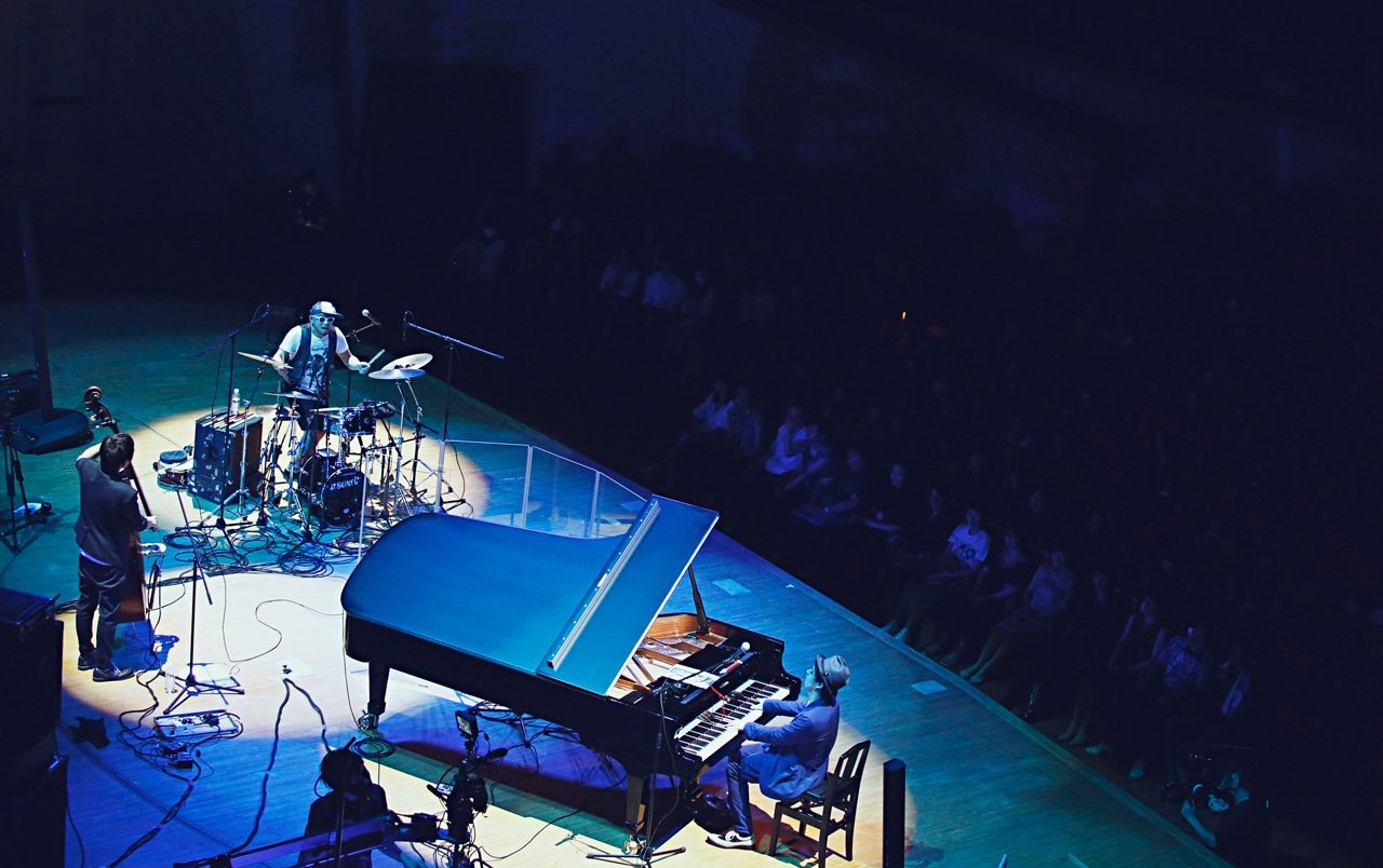 2015年6月に行われた「H ZETTRIO LIVE LUXURY ～素晴らしきアンサンブルの夕べ～」神奈川・ミューザ川崎シンフォニーホール公演の様子。（撮影：斉藤大嗣）