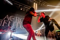 Ikepy（HER NAME IN BLOOD）とKenta Koie（Crossfaith）。（撮影：青木カズロー）