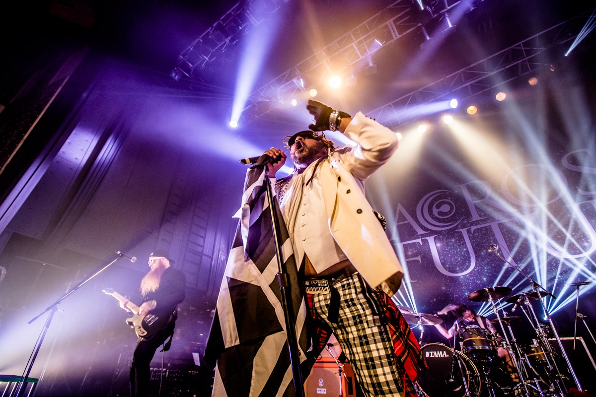 Skindred（撮影：青木カズロー）