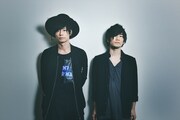 左から川上洋平（[Alexandros]）、TK（TK from 凛として時雨）。（撮影：河本悠貴）
