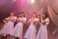 「小田桐奈々Birthday & 2ndシングル『純白アントワネット』発売記念ワンマン」終演後の集合写真。