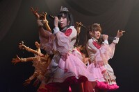 「小田桐奈々Birthday & 2ndシングル『純白アントワネット』発売記念ワンマン」終演後の集合写真。