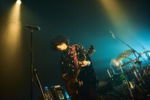 クリープハイプ「たぶんちょうど、そんな感じ」東京・Zepp Tokyo公演の様子。（撮影：神藤剛）