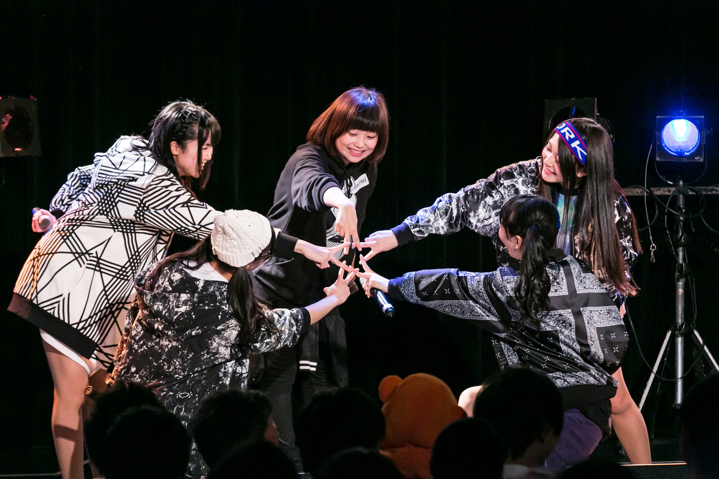 「神が宿る場所～神宿×GYFT～」の様子。（撮影：藤巻祐介）