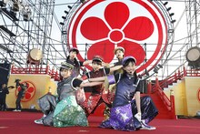 「水城・大野城築造 竈門神社創建1350年 九州国立博物館 開館10周年 日本遺産認定記念 ももクロ男祭り2015 in 太宰府」でのももいろクローバーZ。（Photo by HAJIME KAMIIISAKA+Z）