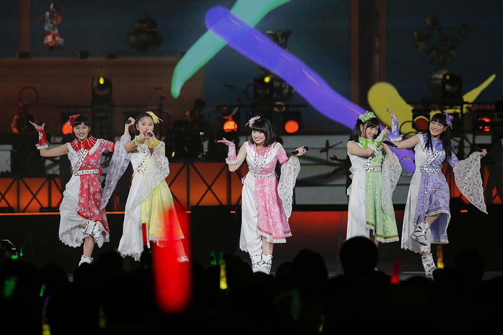 ももいろクローバーZ（Photo by HAJIME KAMIIISAKA）