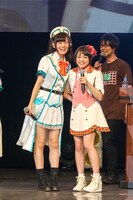 背比べをする若井友希（i☆Ris）と高木美佑（Wake Up, Girls!）。