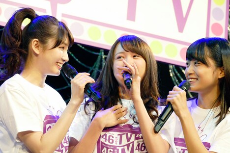 「乃木坂46 4th Anniversary 乃木坂46時間TV」内「深川麻衣 selection songs~乃木坂46は、好きですか?~」にて涙を流す永島聖羅(中央)。(写真提供:ソニー・ミュージックレコーズ)