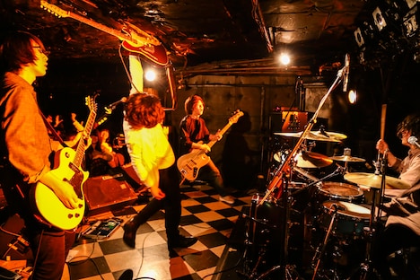 Shout it Out（撮影：オチアイユカ）