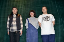 左から「愛地獄」ディレクターの木本健太、銀杏BOYZの峯田和伸、マネージャーの江口豊氏。