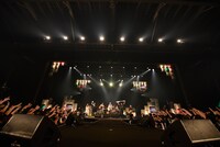 「uP!!! presents MUSIC SHOWER チュートリアルの徳ダネ福キタル♪ SPECIAL LIVE Vol.2」アンコールの様子。（撮影：釘野孝宏）