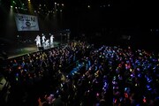 ZEN THE HOLLYWOOD「三浦海里卒業ライブ燃え盛れブルーファイヤー」東京・赤坂BLITZ公演の様子。（撮影：釘野孝宏）