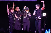 ZEN THE HOLLYWOOD「三浦海里卒業ライブ燃え盛れブルーファイヤー」東京・赤坂BLITZ公演の様子。（撮影：釘野孝宏）