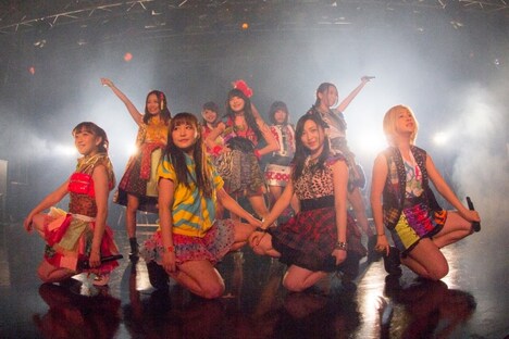 「Cheeky Parade 4周年記念LIVE＠BLAZE」の様子。（写真提供：エイベックス・ヴァンガード）
