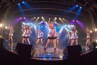 「Cheeky Parade 4周年記念LIVE＠BLAZE」の様子。（写真提供：エイベックス・ヴァンガード）