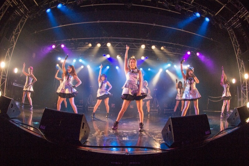 「Cheeky Parade 4周年記念LIVE＠BLAZE」の様子。（写真提供：エイベックス・ヴァンガード）