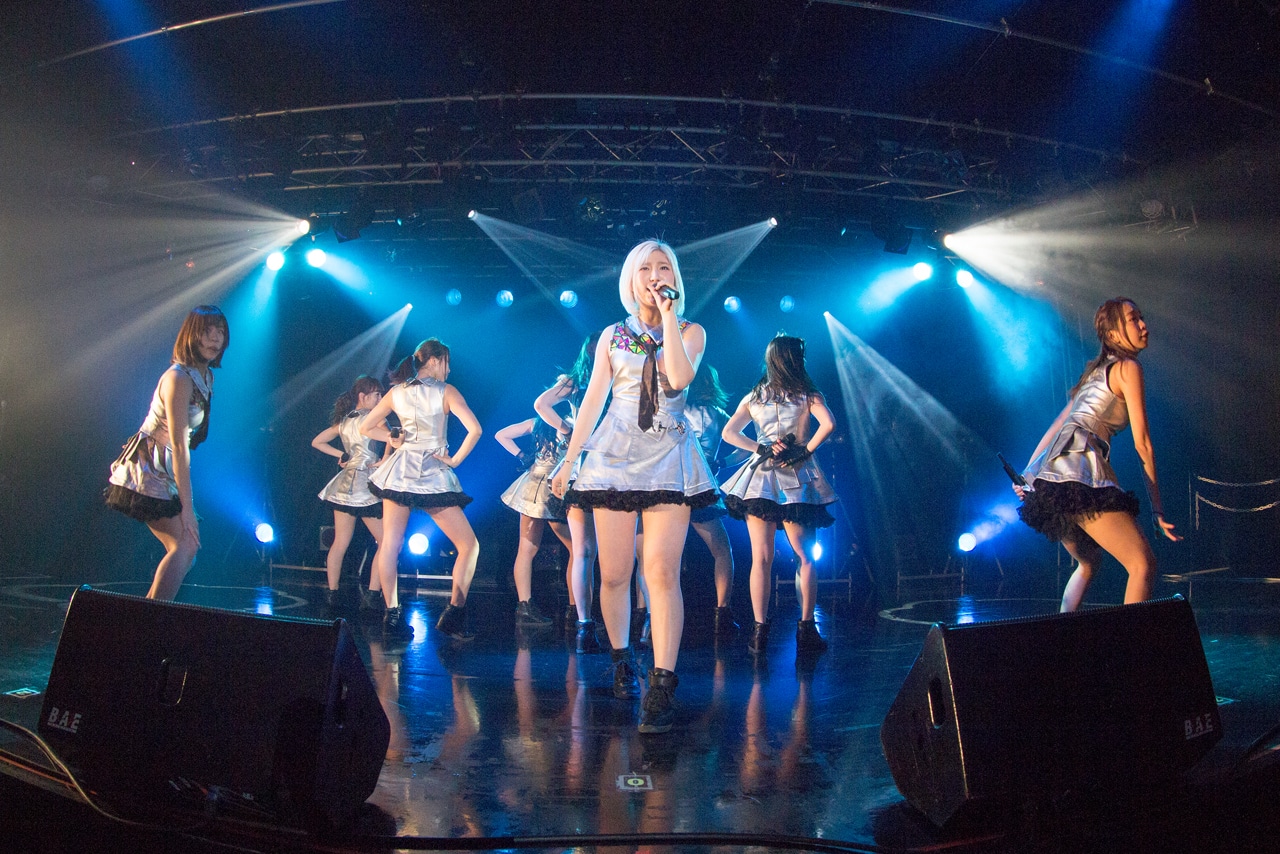 「Cheeky Parade 4周年記念LIVE＠BLAZE」の様子。（写真提供：エイベックス・ヴァンガード）
