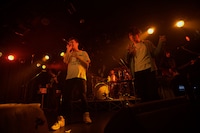 「男はつらいぜ、泣いてたまるかTOUR」東京公演の様子。（撮影：Aki Saito）