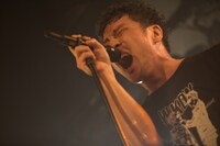 「男はつらいぜ、泣いてたまるかTOUR」東京公演の様子。（撮影：Aki Saito）